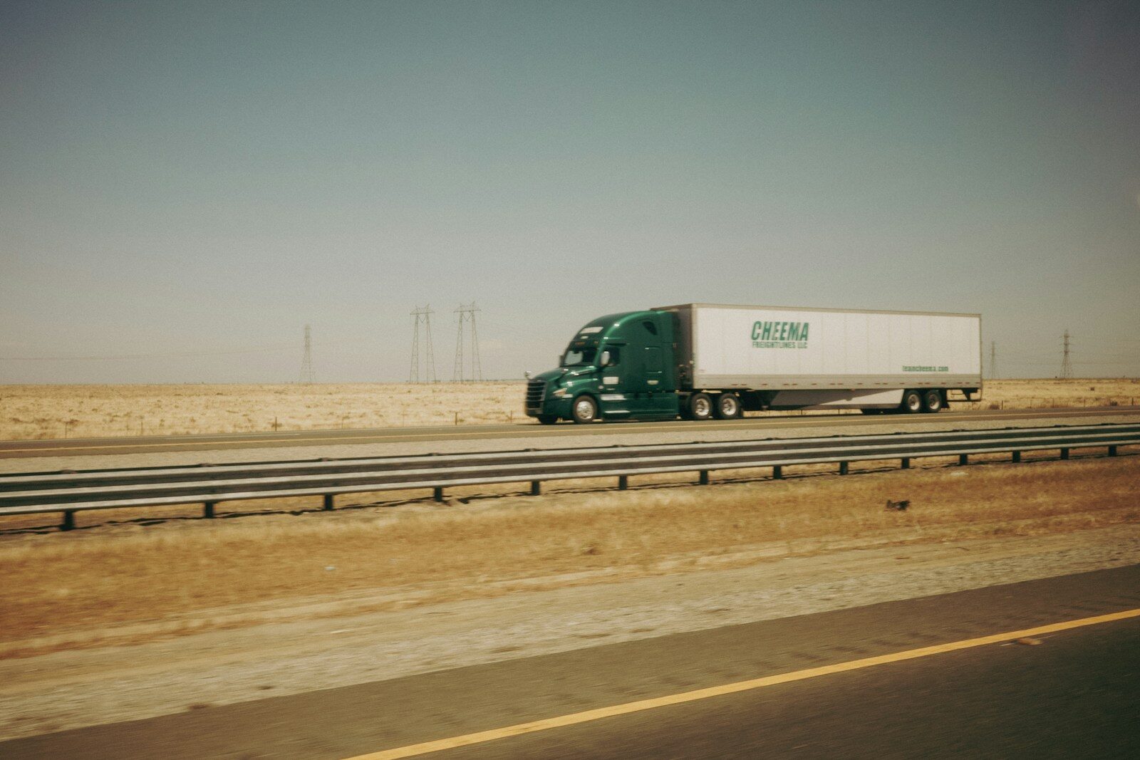 Three Mistakes California Truckers Make When Buying Insurance