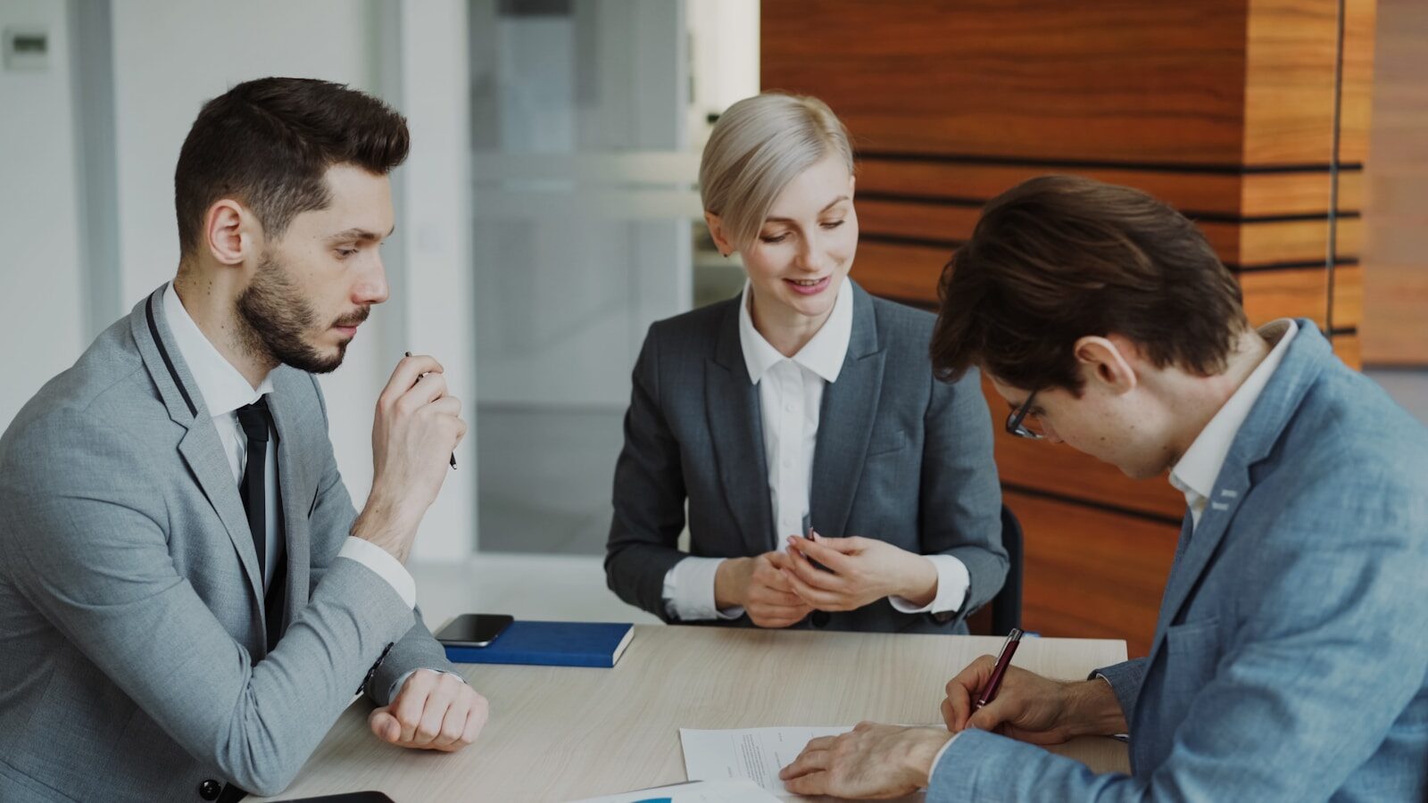 Why Choose an Independent Insurance Agency Over a Direct Insurer in California?